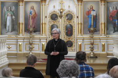 Ilomantsin ev.lut.seurakuntapastori Anne Kilponen avasi ekumeenisen äitienpäiväjuhlan.