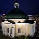 Turun pyhän Aleksandran kirkko pääsiäisyönä 2025.