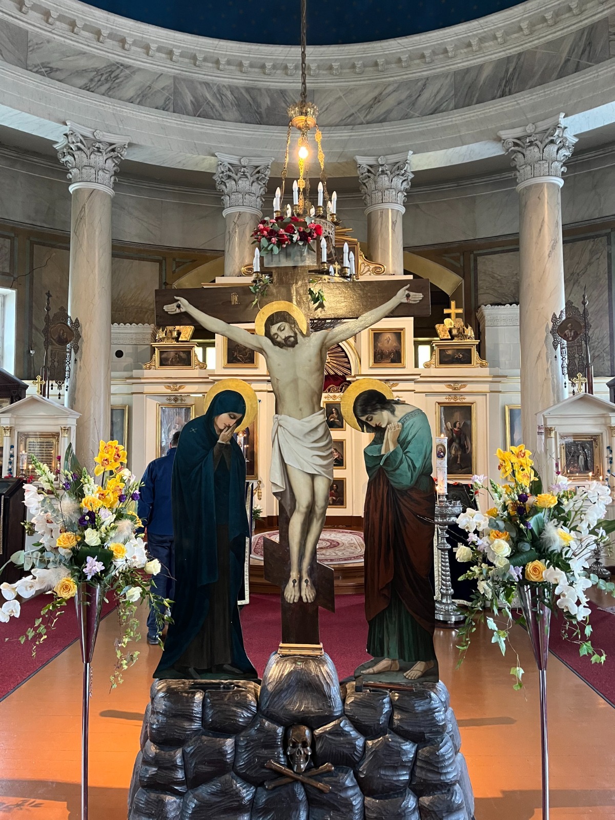 Suuren viikon ja pääsiäisen Jumalanpalvelukset