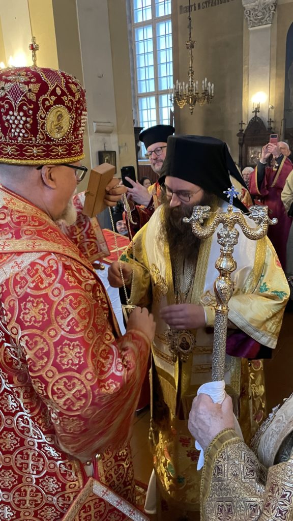 Arkkipiispa Elia ja Haapsalun piispa Damaskinos.