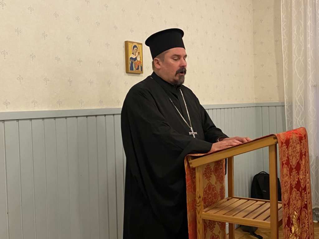 Pastori Jaakko Vainio Joensuun Laulutalolla 24.9.2025.